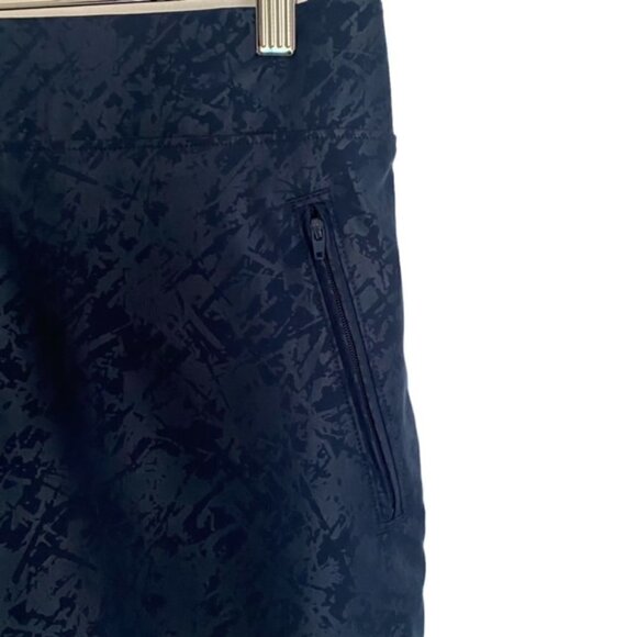 Orvis Navy Embossed Pull On Travel Skort Small - Picture 5 of 5